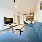 Azure Coast Horizon - Free Parking 圣君士坦丁和海伦那