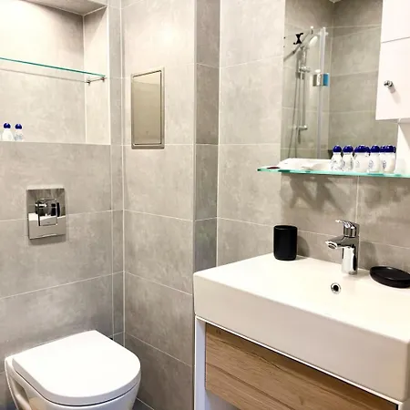 Апартаменти Azure Coast Horizon - Free Parking