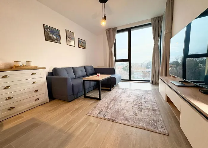 Апартамент Azure Coast Horizon - Free Parking *