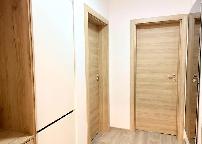 Azure Coast Horizon - Free Parking Apartment