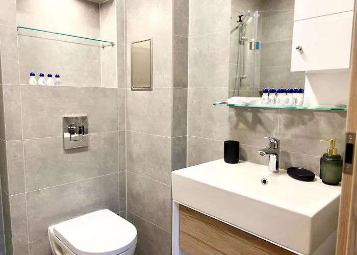 Апартамент Azure Coast Horizon - Free Parking